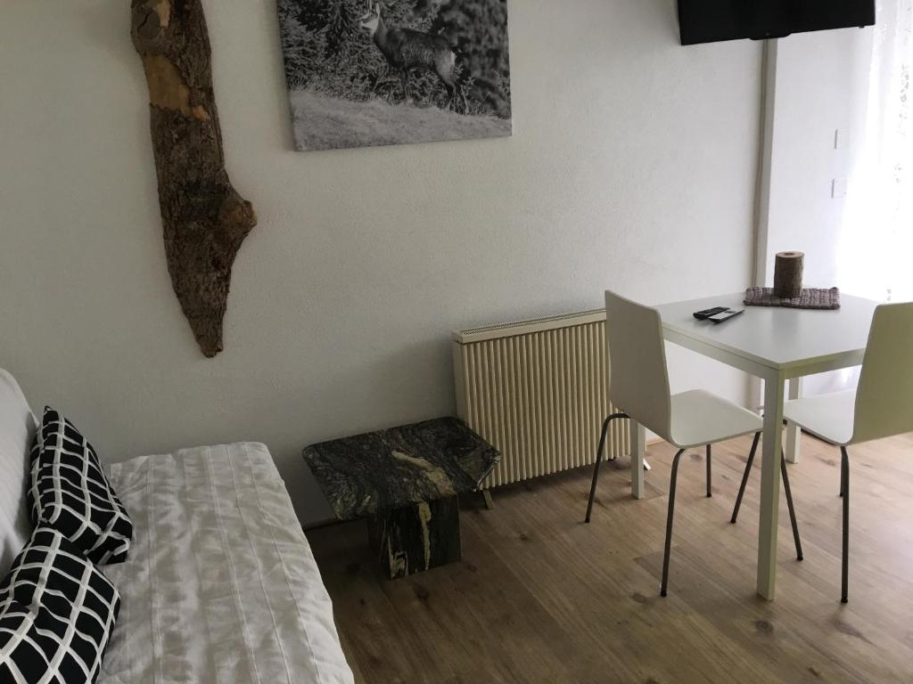 Christall room 6